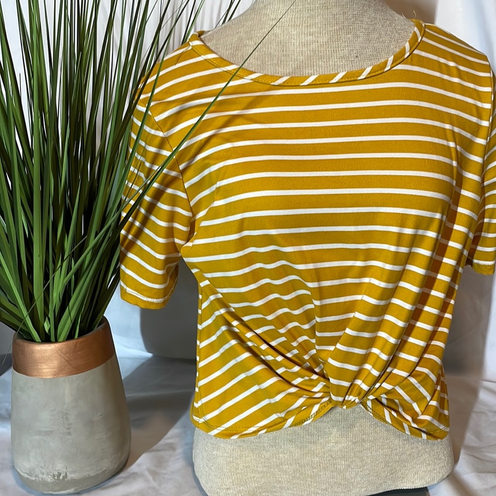 Yellow/orange tie not short sleeve top